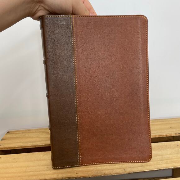 Thomas Nelson Maclaren series NKJV Bible Large print - Picture 7 of 15